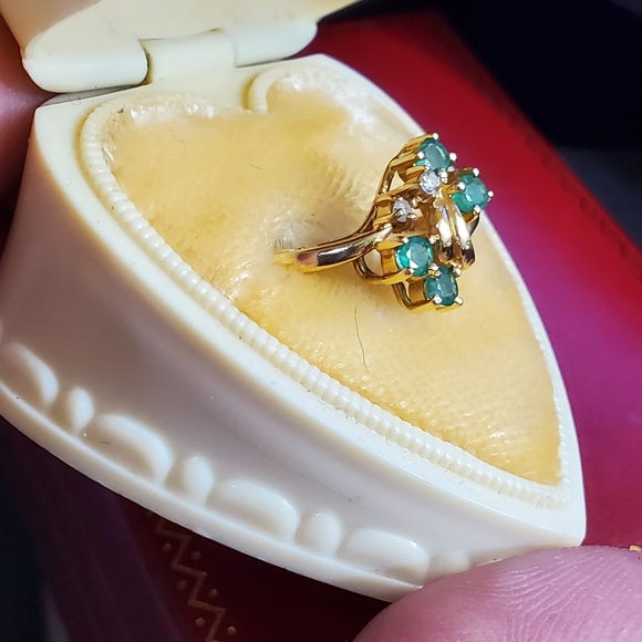 14k emerald & diamond ring size 6 1/4. Stamped 14kP for plumb meaning exactly 14 - Picture 2 of 9